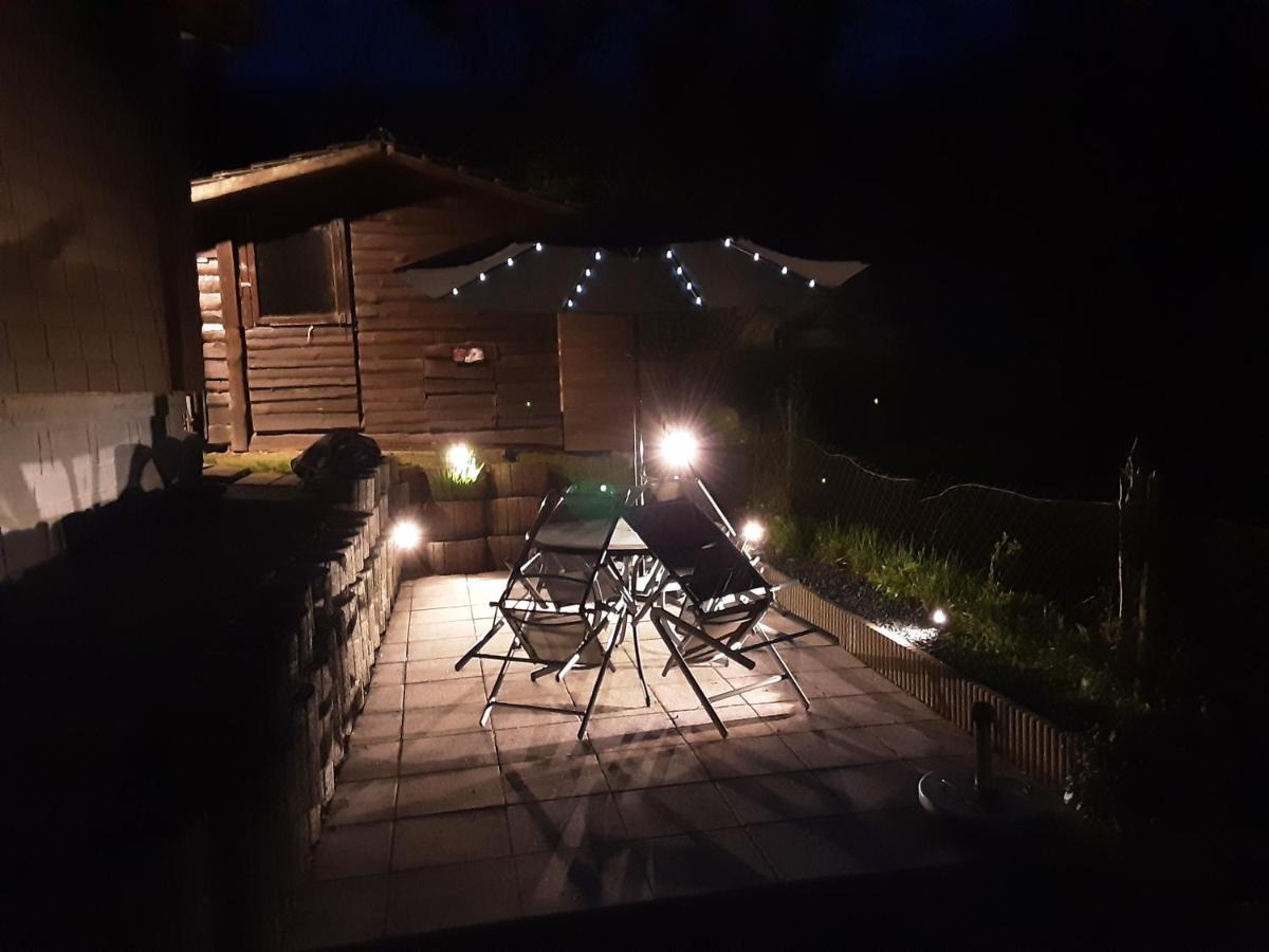 Zum Goldenen Tal Apartment Grafendhron Bagian luar foto