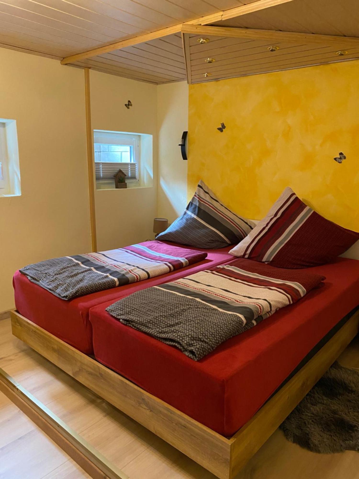 Zum Goldenen Tal Apartment Grafendhron Bagian luar foto